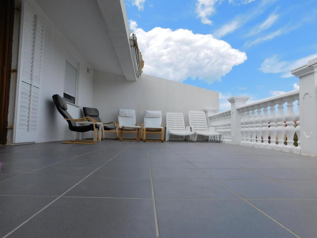Apartmani Ruza Košljun Buitenkant foto