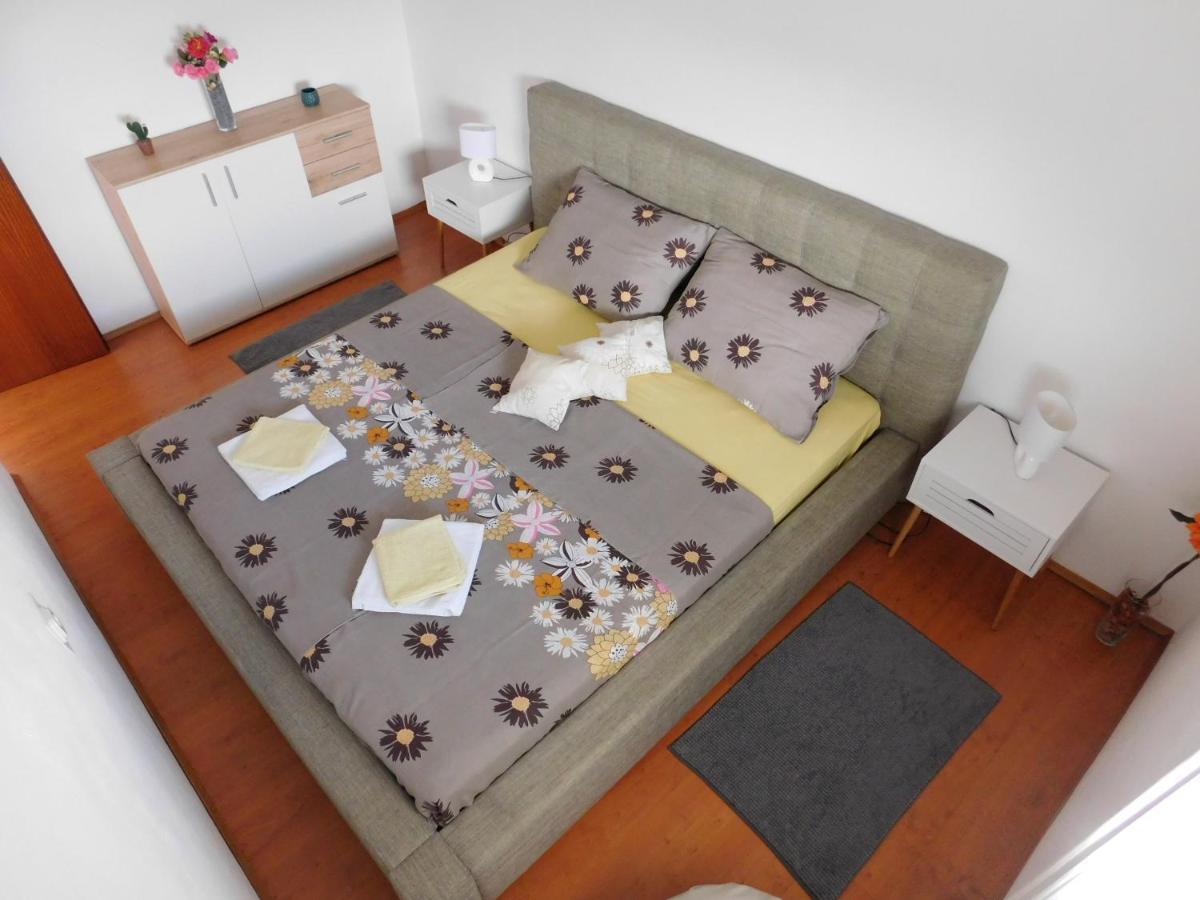 Apartmani Ruza Košljun Buitenkant foto
