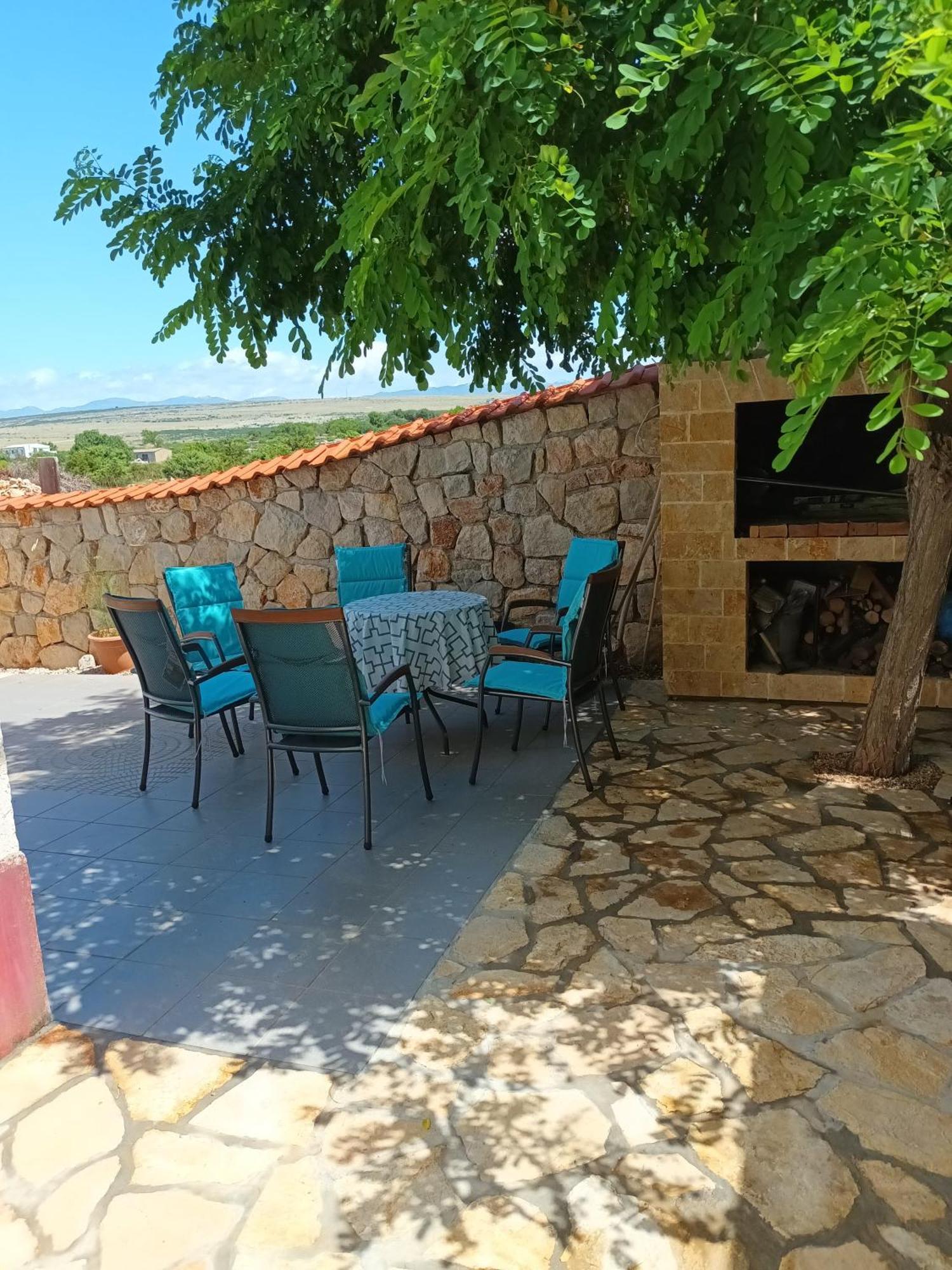 Apartmani Ruza Košljun Buitenkant foto